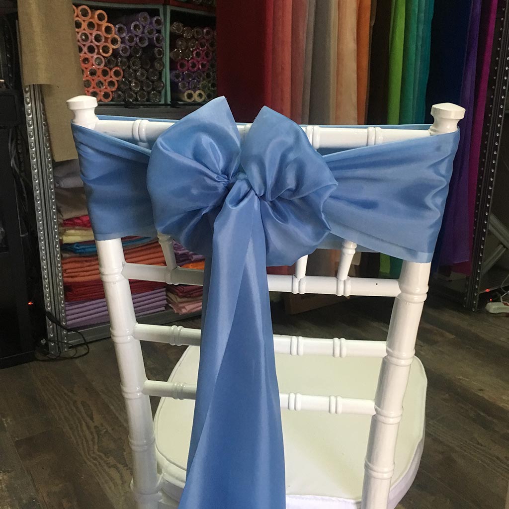 Vintage kék színű bérelhető selyem masni székszoknyához esküvőre