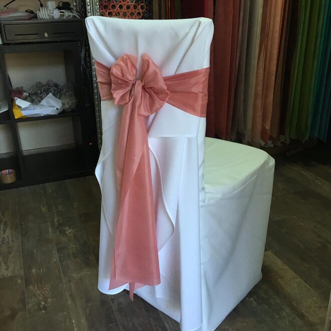 Mályva színű selyem masni bérlés félig szabott fazonú székszoknyával