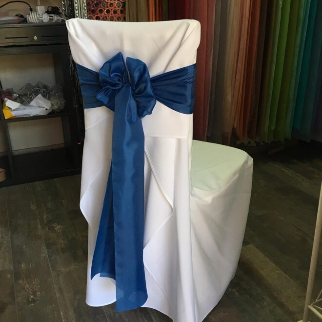 Tengerész kék színű selyem masni bérlés félig szabott fazonú székszoknyával