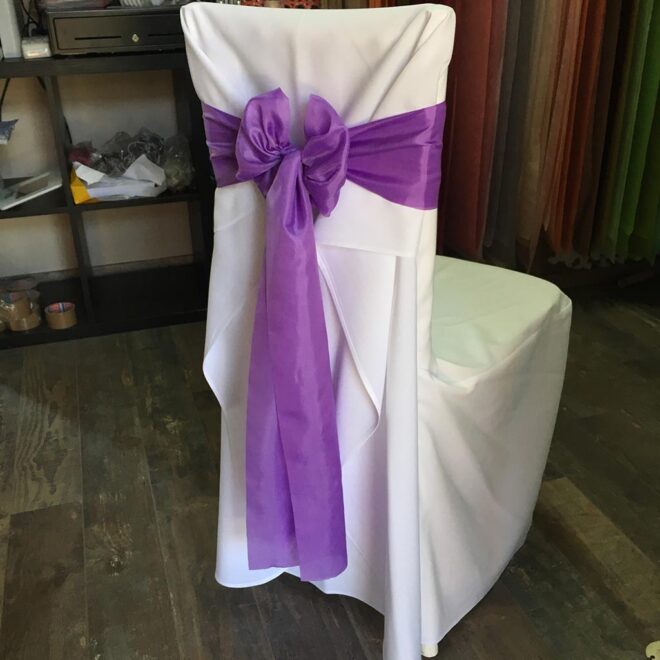Orgona lila színű selyem masni bérlés félig szabott fazonú székszoknyával