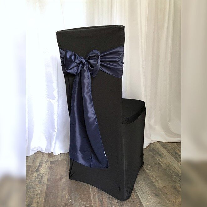 Tengerész kék szatén-selyem masnival bérelhető fekete spandex székszoknyával