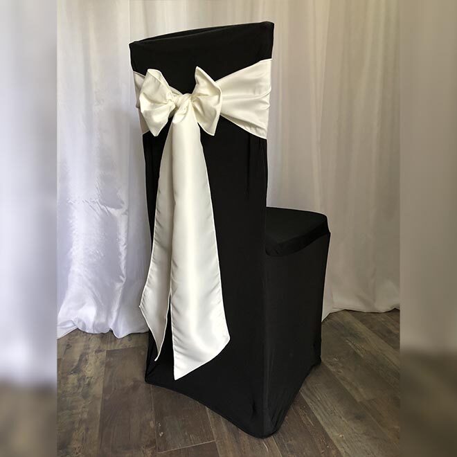 Krém szatén-selyem masnival bérelhető fekete spandex székszoknyával