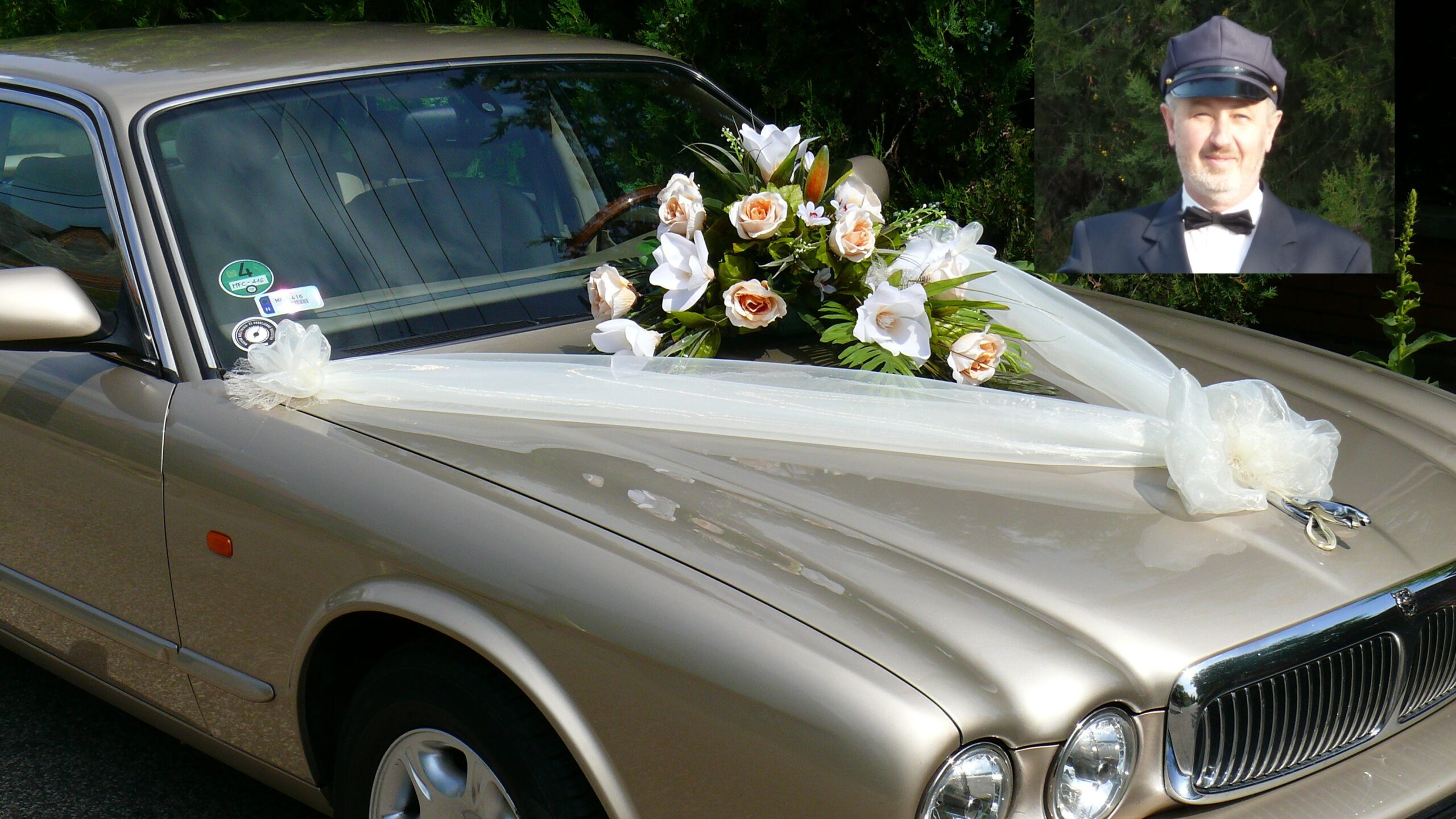 Read more about the article Luxus Jaguar bérbeadása esküvőre díszítéssel és sofőrszolgálattal együtt