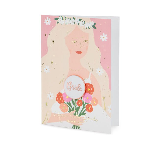 Kitűző lánybúcsúra – Bride felirattal kísérő kártyával