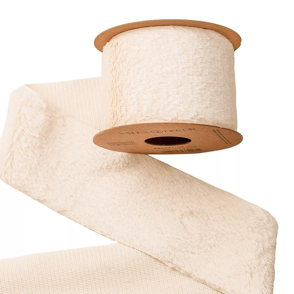 Szőrme szalag ekrü színben 63mm x 2,75m Szőrme szalag ekrü színben 63mm x 2,75m