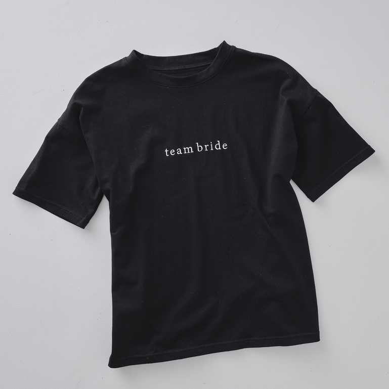 Fekete hímzett team bride feliratú póló több méretben 
